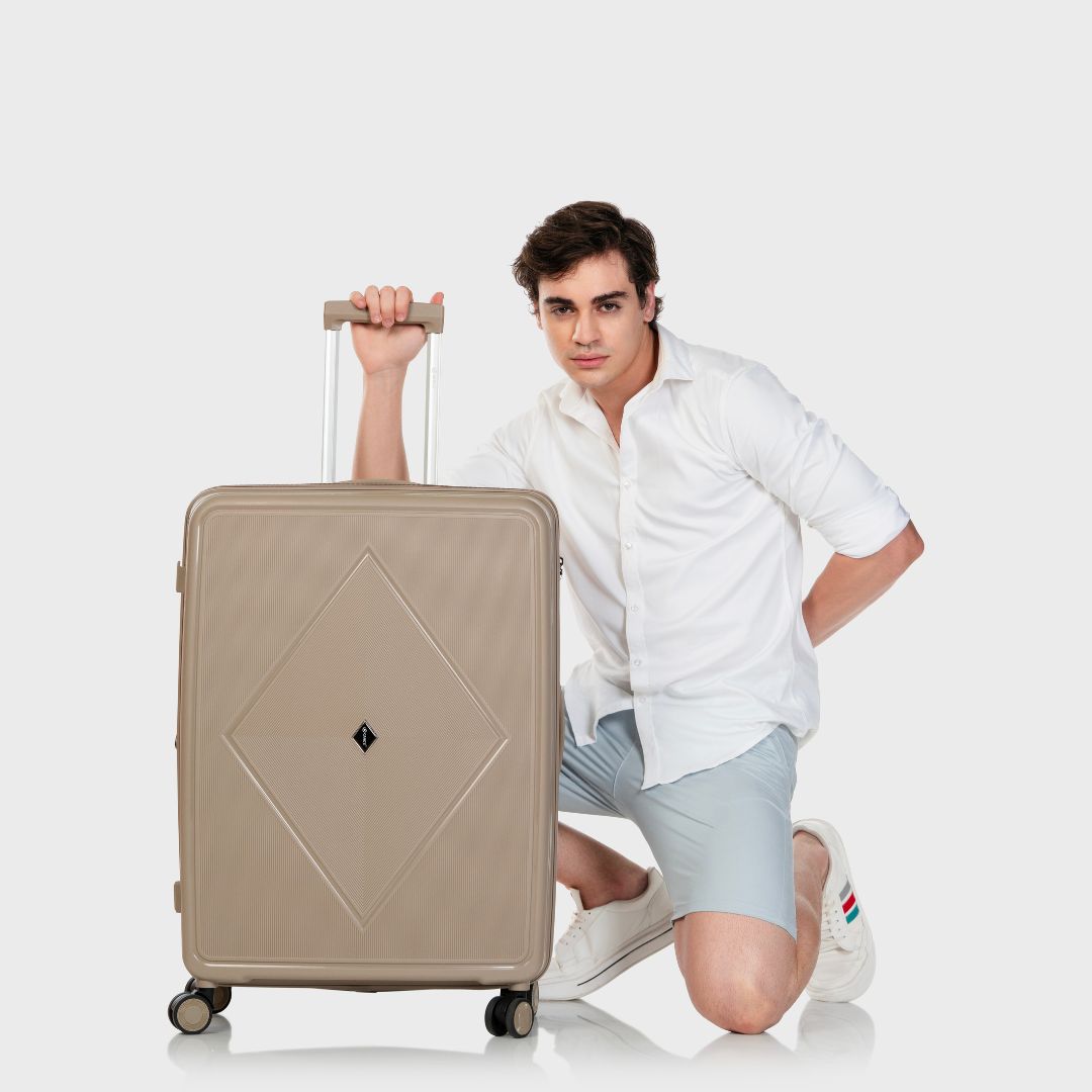 The CrystalKite Luggage Series Gang’s Lifestyle